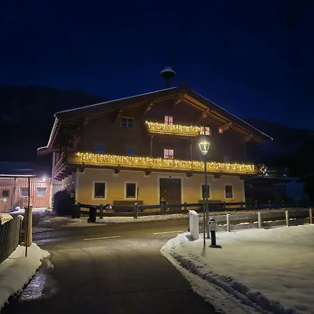Bio Bauernhof Geisl 아파트 *